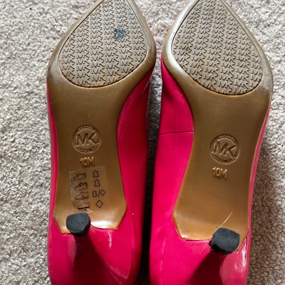 Michael Kors hot pink patent pumps. Size 10. Like new. - Picture 3 of 4